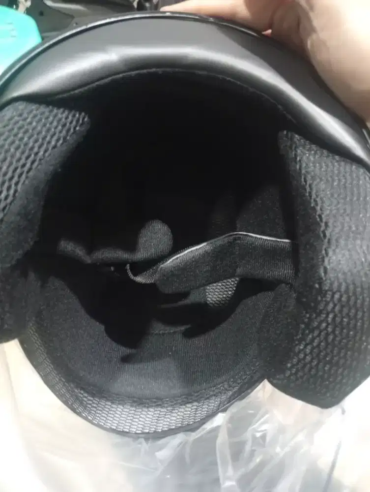 Helm bawaan motor Honda