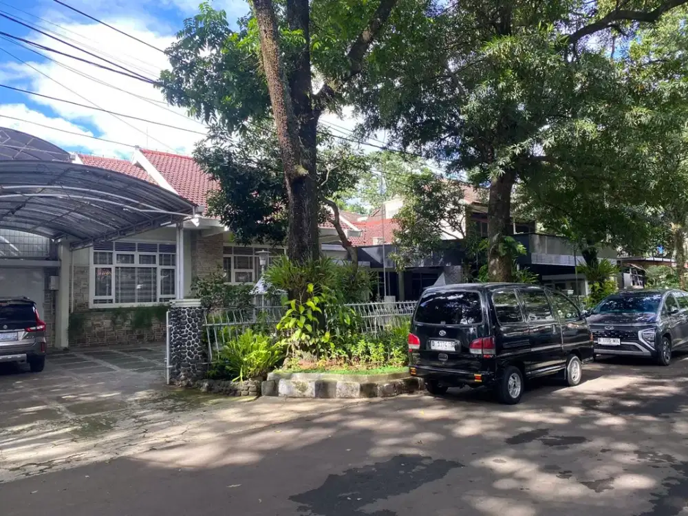 Langka rumah luas cocok untuk bisnis resto caffe kantor di Riau Bandung kota harga nego