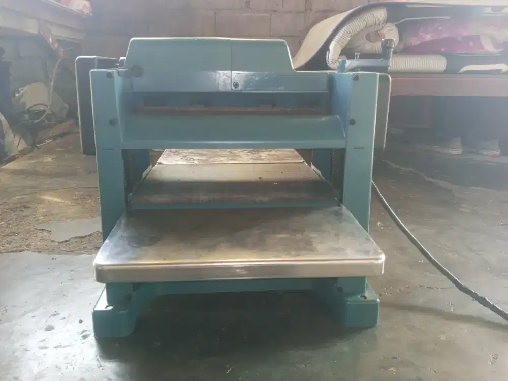 mesin planer MAKITA