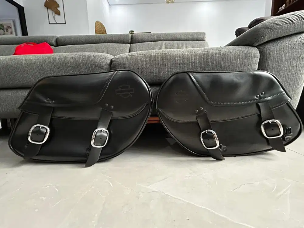 Saddlebag harley dyna genuine