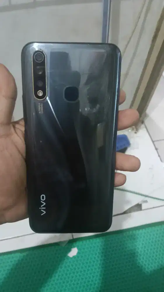 Vivo y19 ram8/256