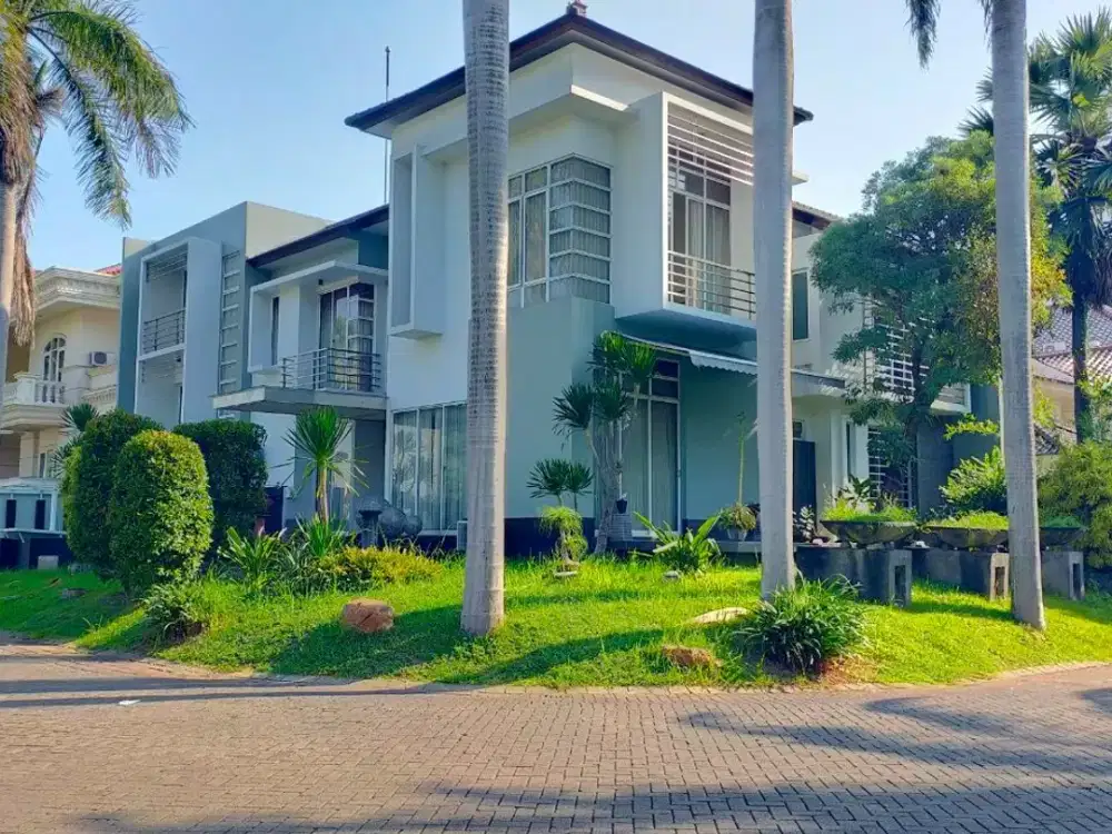 Rumah Vila Bukit Regency 1 Ada kolam renang dan Jacuzzi Fully Furnished Termasuk 8 unit ac