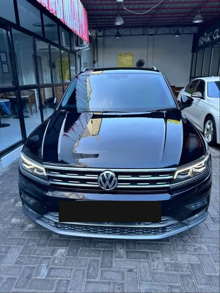 DIJUAL VW Tiguan 1.4 TSI AT 2018 Hitam Metalik CBU Full Import Germany