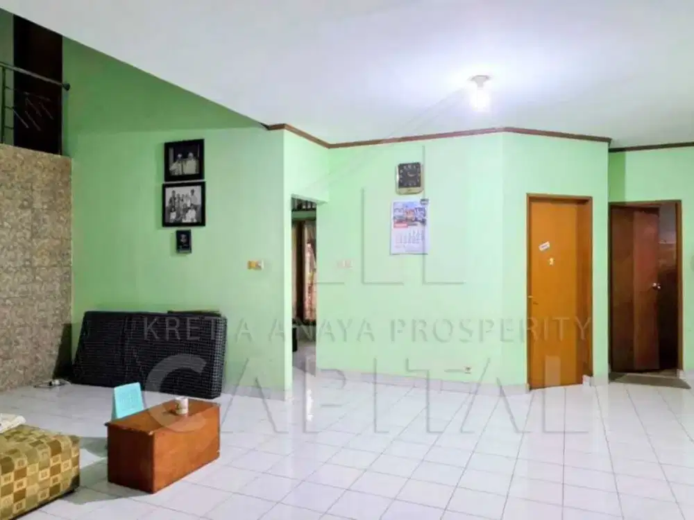 RUMAH LUAS DAN TERAWAT DI KOMPLEK CIMAHI