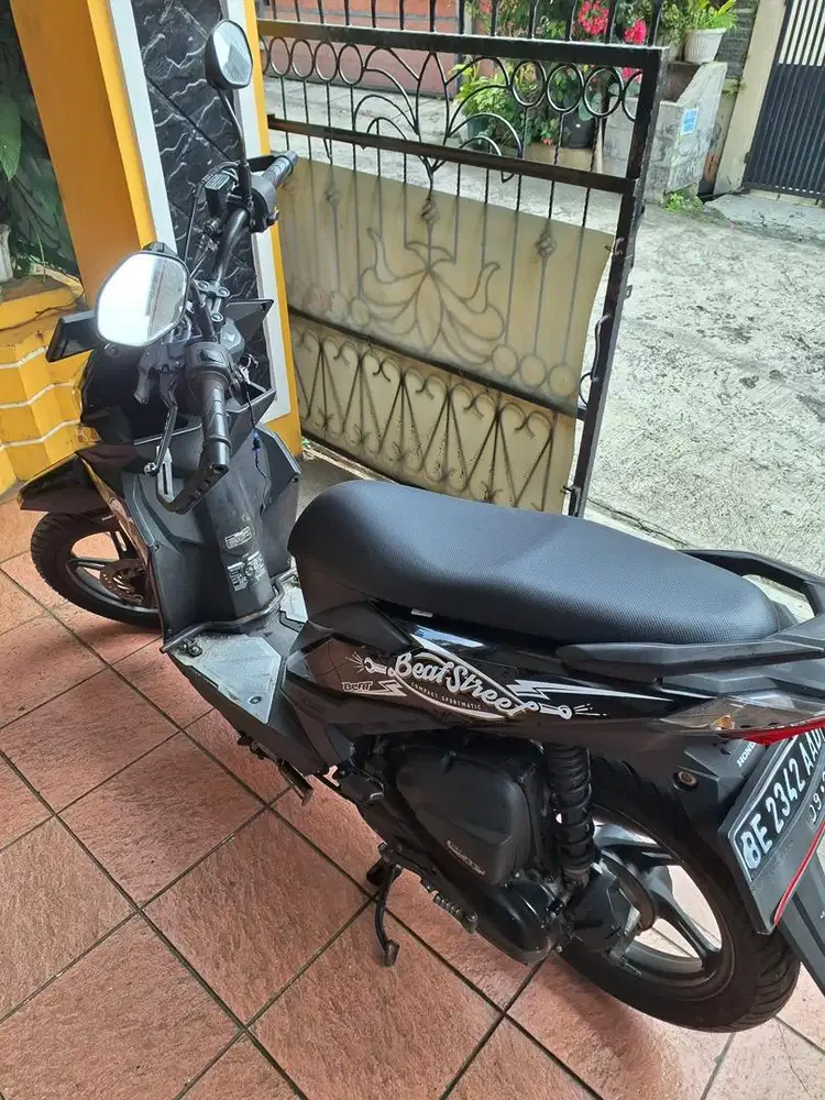 DIJUAL CEPAT Honda Beat Street 2017