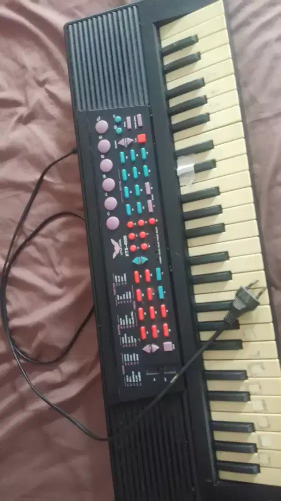 Keyboard piano Xts-4900 msh baik fungsi sdh jarang main jual saja