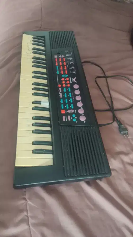 Keyboard piano Xts-4900 msh baik fungsi sdh jarang main jual saja