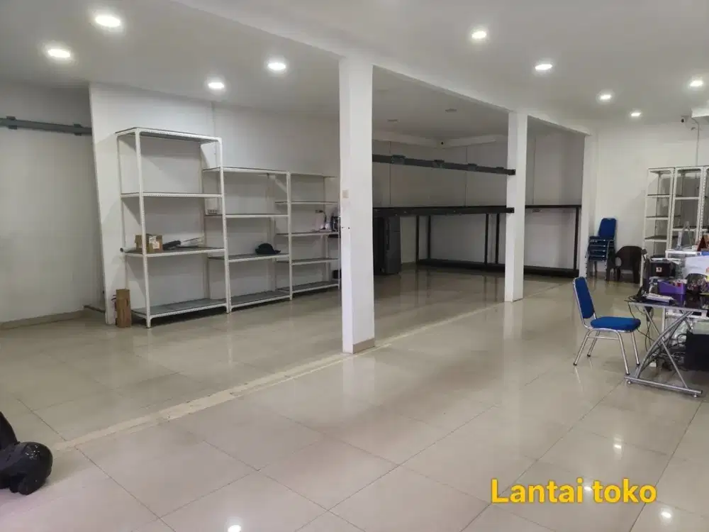 Dijual / Disewakan Ruko 2 Lantai Nyaman dan Terawat Lokasi Super Strategis di Gunung Batu, Bandung