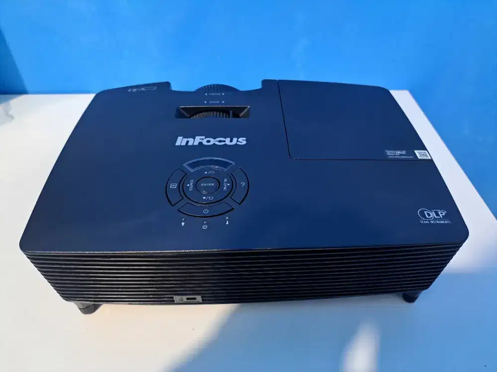 Proyektor infocus 3500 lumens 0 jam like new