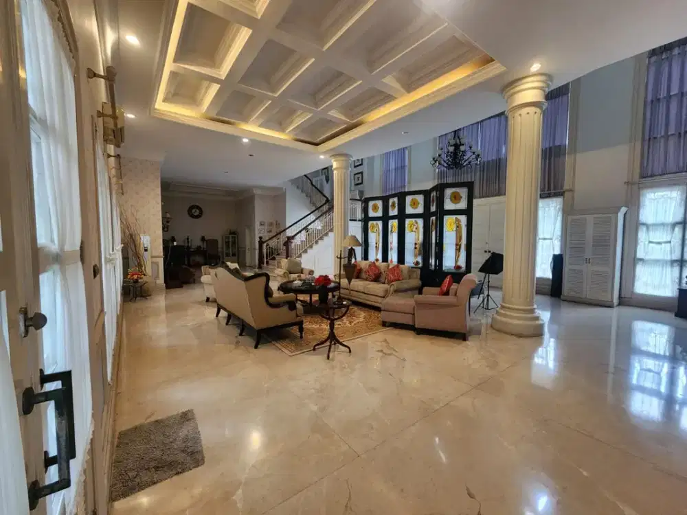 Dijual Villa Jumbo 2 Tingkat di Komplek Cemara Asri - Medan