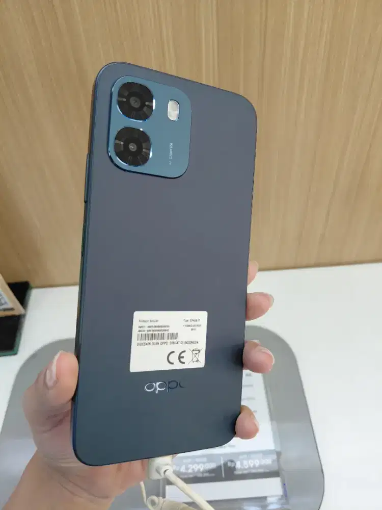OPPO A6 , COLOUR : BLUE & PINK