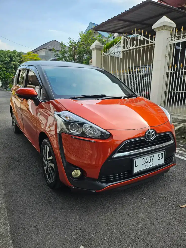 Dijual Toyota Sienta V AT 2016 istimewa