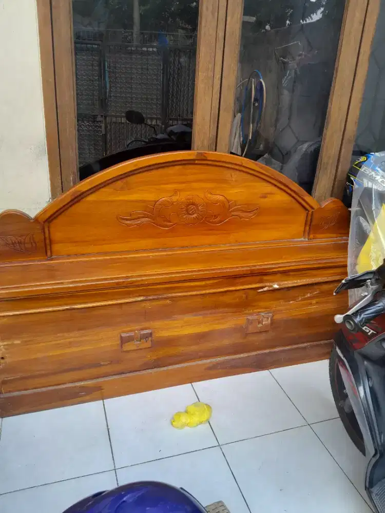 Dijual tempat tidur jati