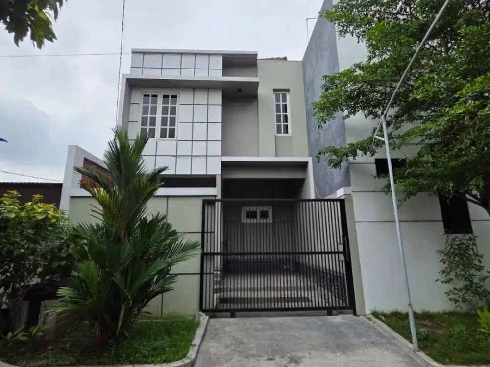 FOR SALE RUMAH CANTIK 2 LANTAI DI TENGGILIS SURABAYA KOTA VG 99