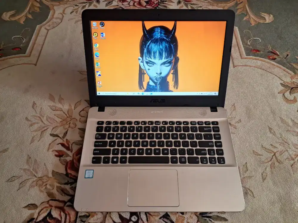 Laptop asus core i3-6006u, ram 8gb, hdd 500gb, win 10 siap pakai