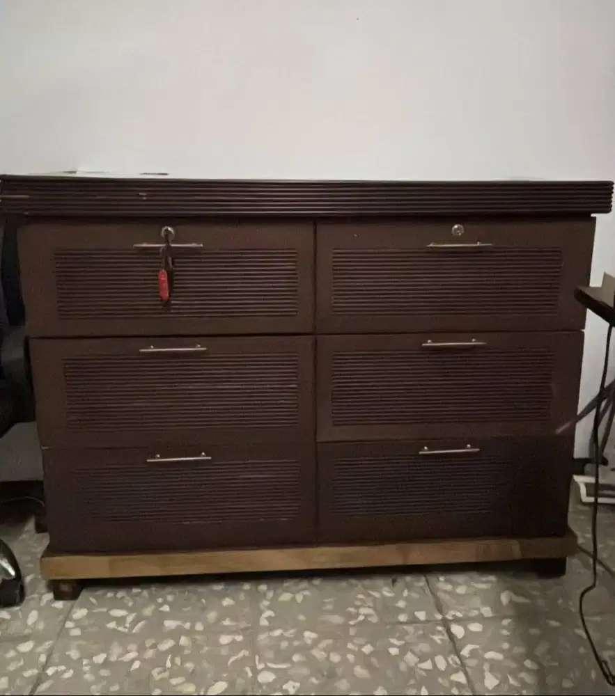 Laci penyimpanan solid wood