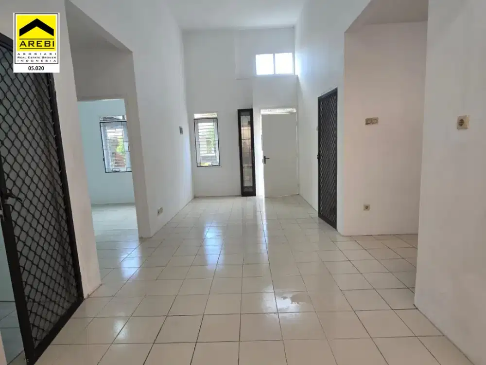 Rumah Eksklusif Siap Huni Dekat Berbagai Fasilitas Umum Di BanyakSumba Kota Baru Parahyangan
