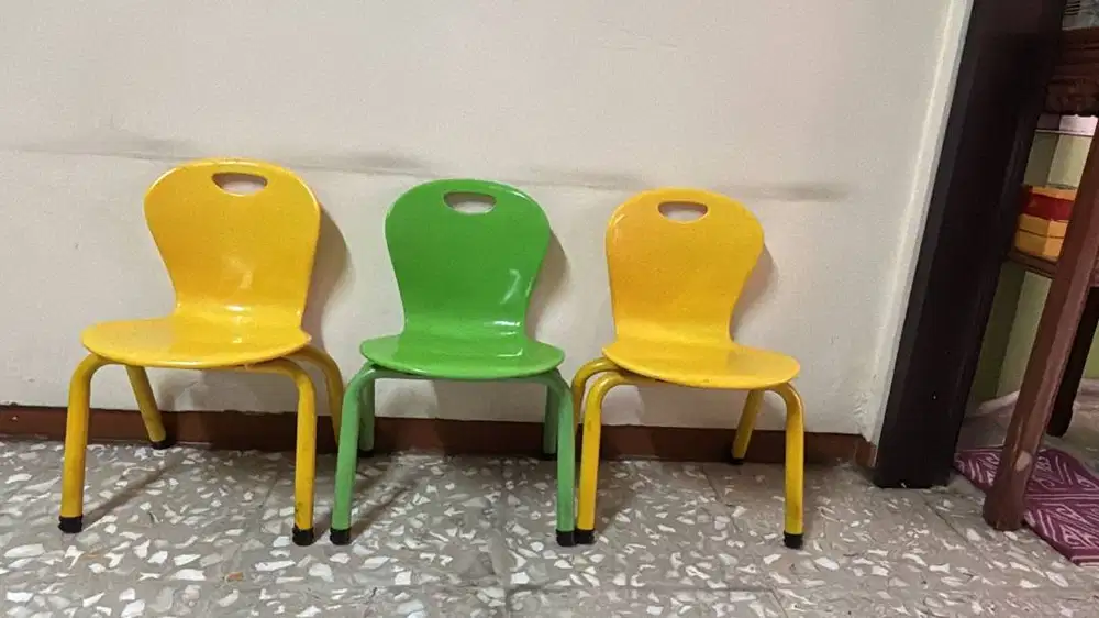 Bangku Ikea untuk anak