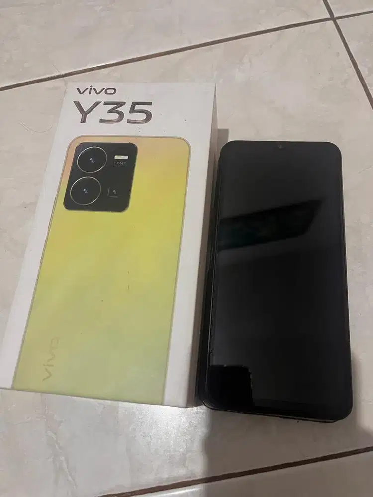 VIVO Y35 128Gb Ram 8+8 Like new full set! minus pemakaian (normal)