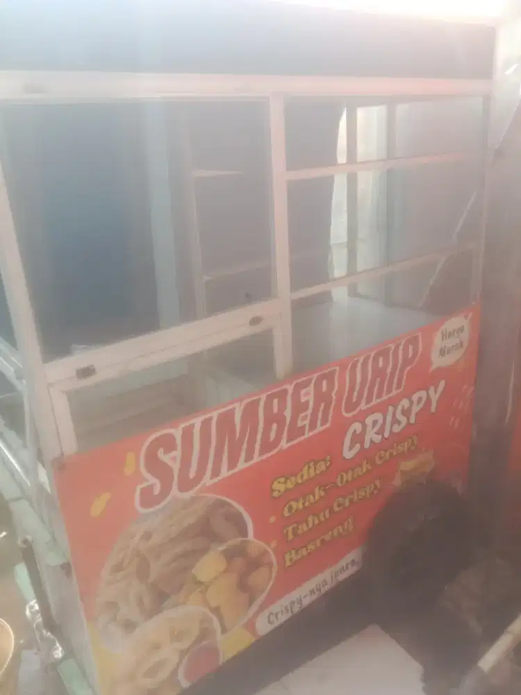 Di jual cepat gerobak gorengan/bakso/mie ayam lengakap dengan roda