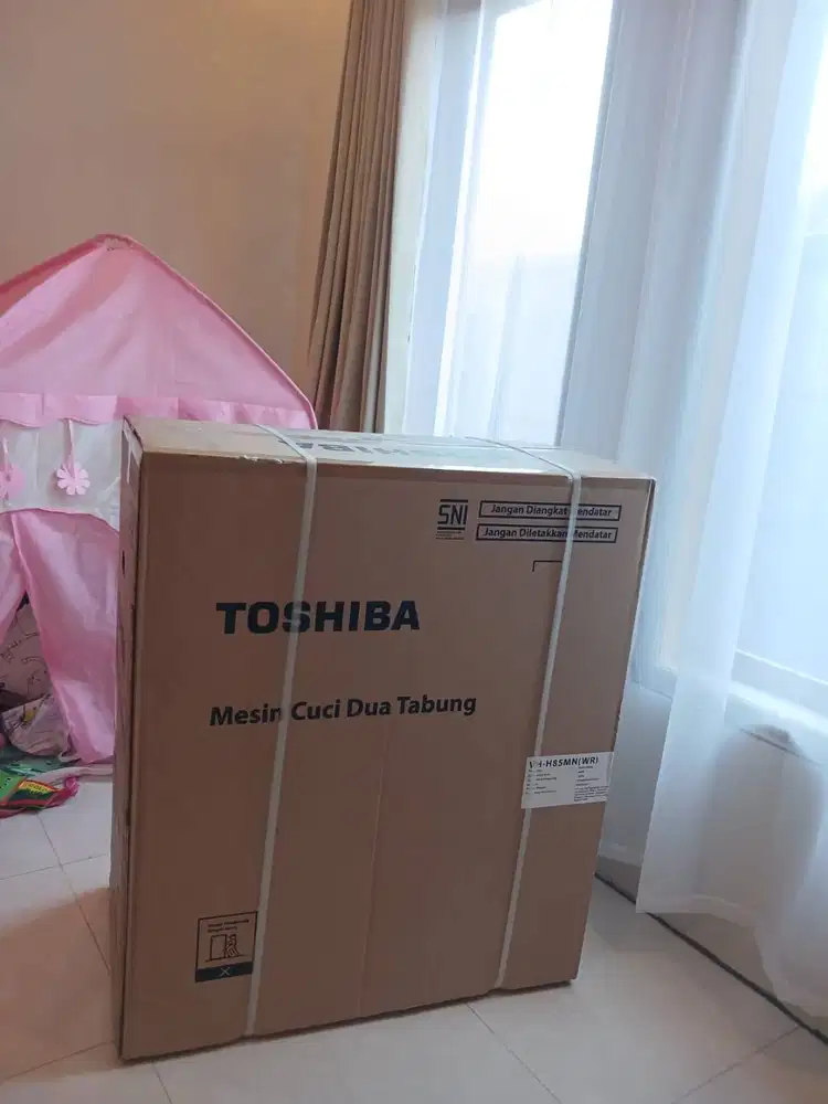 TOSHIBA MESIN CUCI 2 TABUNG KAPASITAS 7,5 KG VHH85MN(WR)