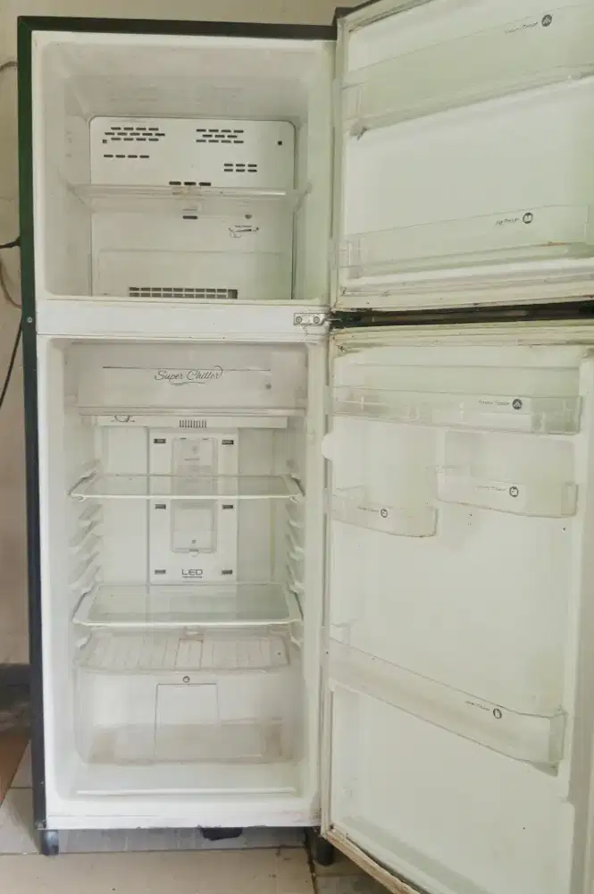 Kulkas 2 pintu belum pernah servis