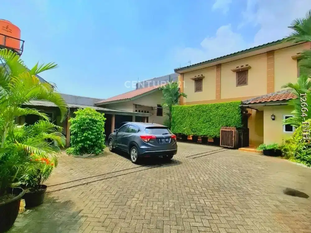 Dijual CEPAT Rumah Cocok Untuk Usaha Restoran Atau Kos Kosan