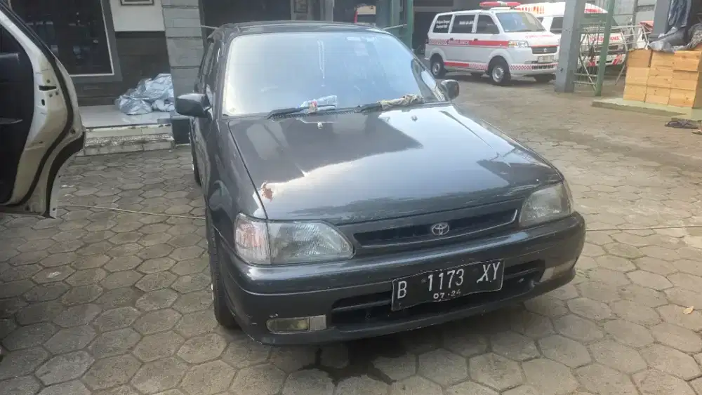 Toyota starlet SE