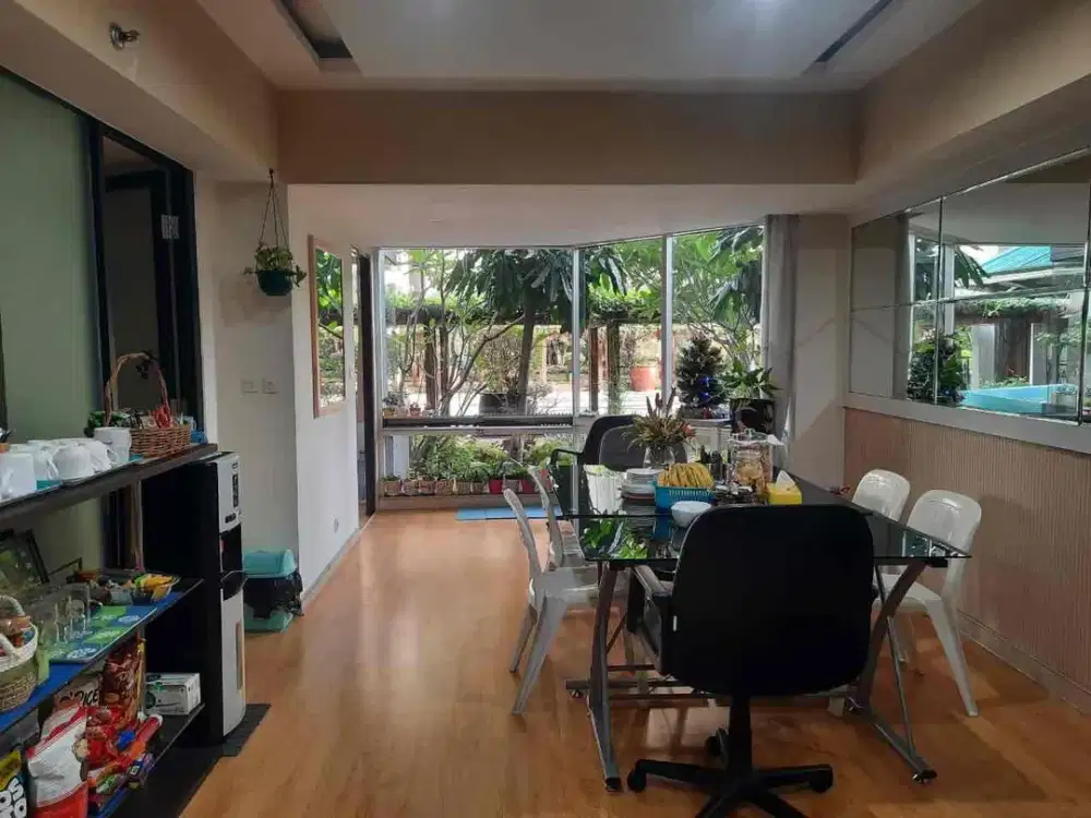 Dijual SOHO Taman Anggrek Full Furnished
