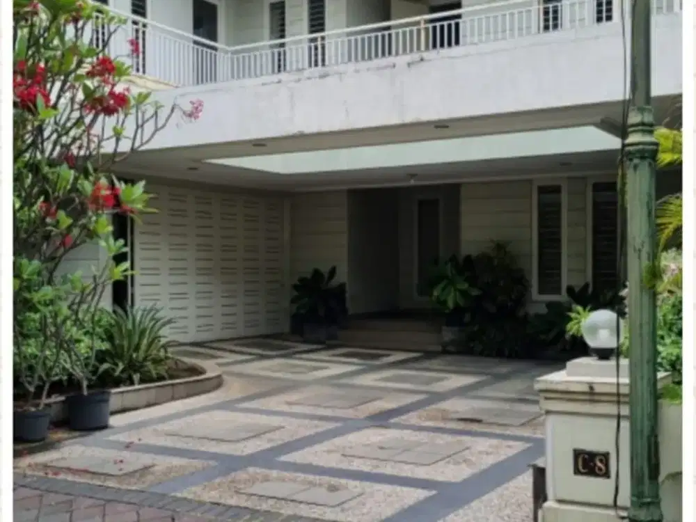 DI JUAL RUMAH 2 LANTAI SIAP HUNI