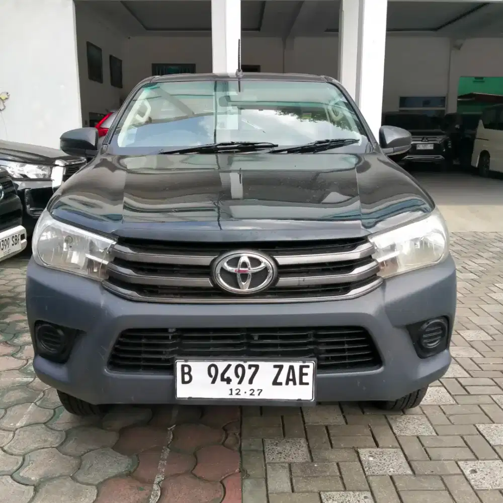 TOYOTA HILUX 2.4 4X4 MT 2022