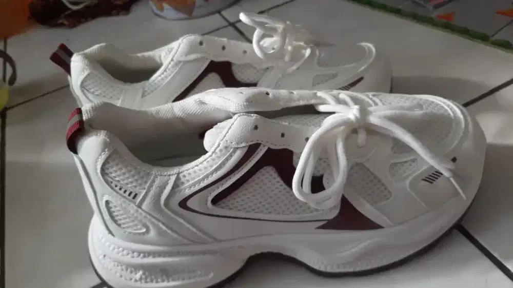 Sepatu wanita baru