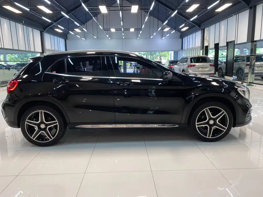 MERCEDES BENZ GLA200 AMG LINE PANORAMIC