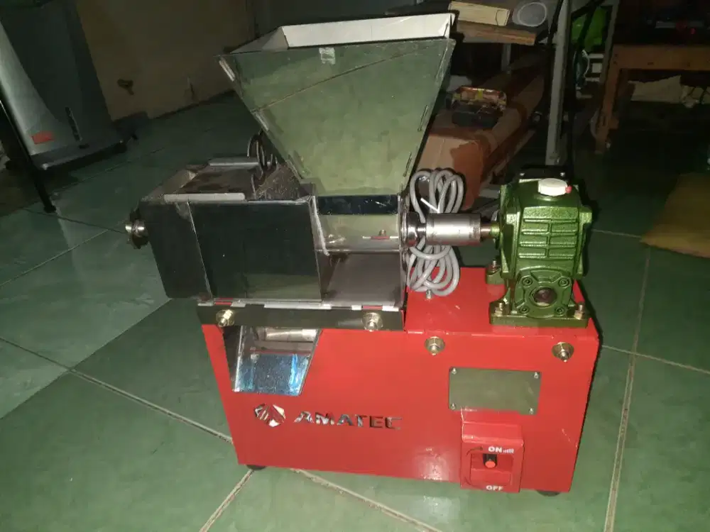 Mesin Peras Kelapa Listrik Mini Meja