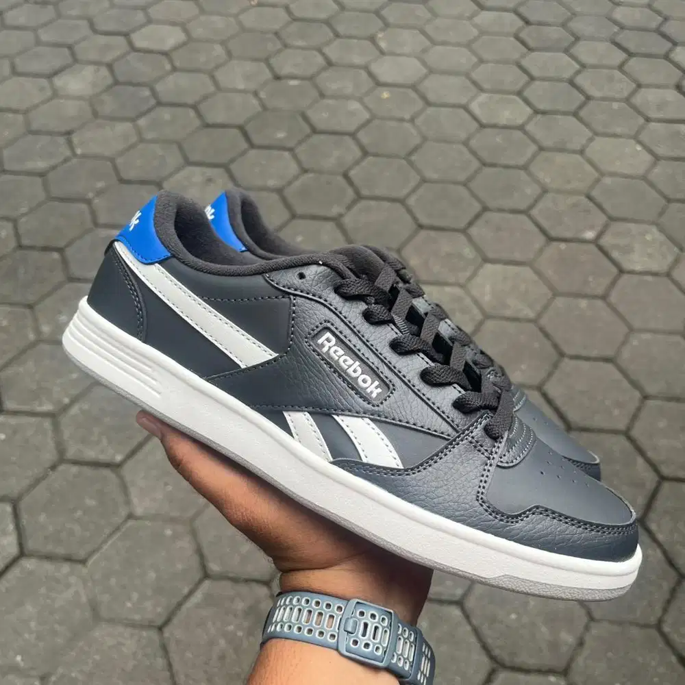 Sepatu Reebok Size 42