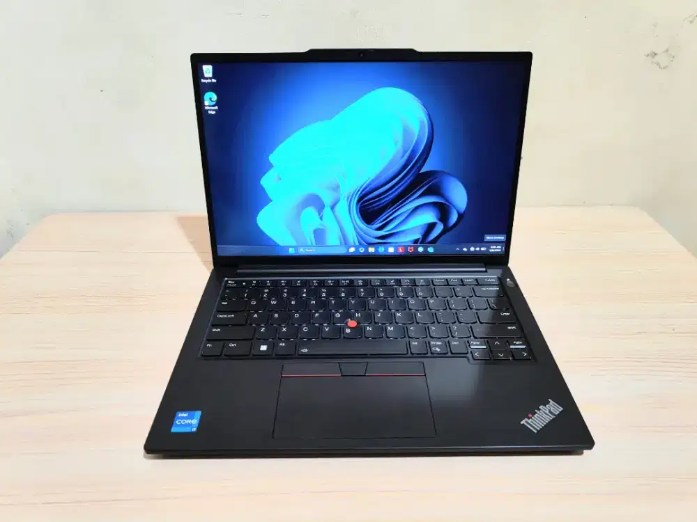 Lenovo Thinkpad E14 gen 5 core i7-13700H ram 16/1 TB ssd Intel UHD