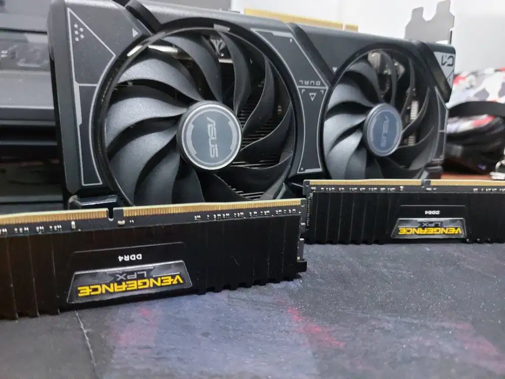 Ram Corsair DDR4 32gb (2×16) like new