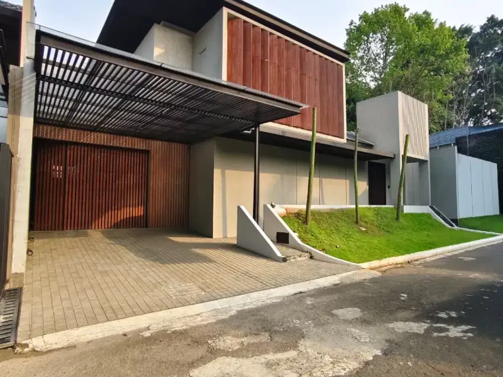 Dijual Rumah Mewah Dalam Cluster dengan Swimming Pool Lokasi Strategis Dekat Bxc Mall di Sektor 9 Bintaro Tangsel Gb-17124