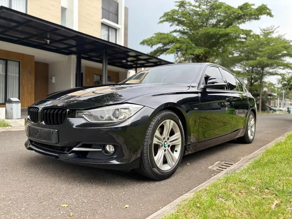 BMW 320i 2016 Bensin