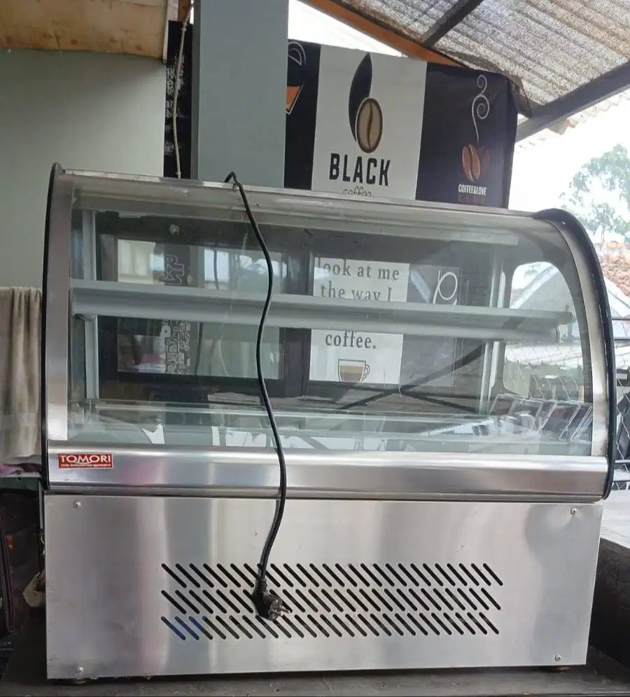 Cake showcase like new
