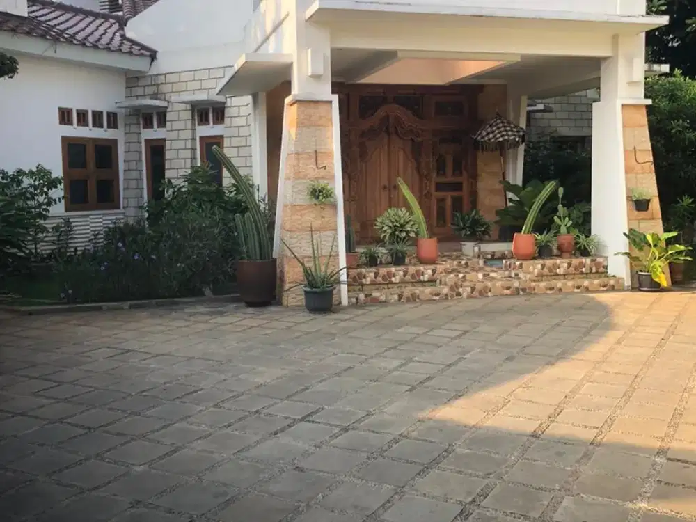 Dijual Rumah Mewah Etnik Ada Swimming Pool Dekat Aeon Mall Tanjung Barat di Jagakarsa Jaksel Va-17469