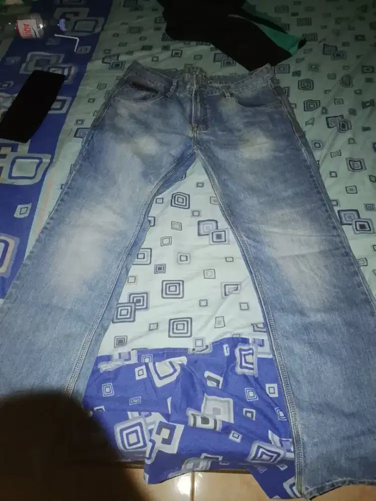 Celana Levis Ukuran 31/32