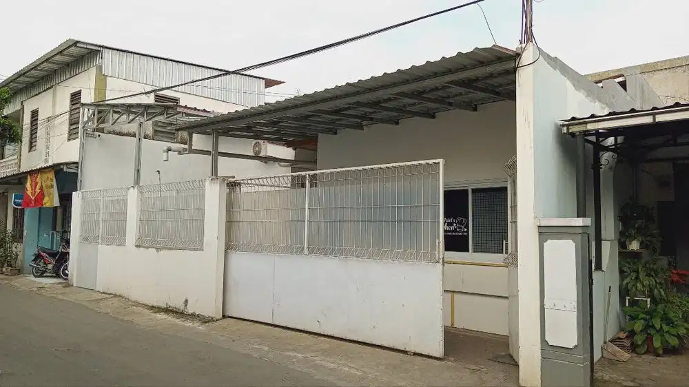 Dijual rumah kos kosan aktif 8 kamar