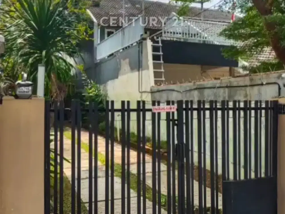 Rumah Dengan Hadap 2 Muka (Jalan Besar Dan Komplek) Di Rawamangun