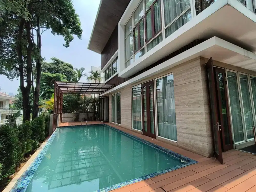 Rumah Hunian Elit Di Daerah Simprug, Jakarta Selatan
