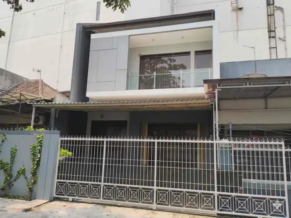 Belakang IP Sewa Rumah Pajajaran Cocok Untuk Kantor