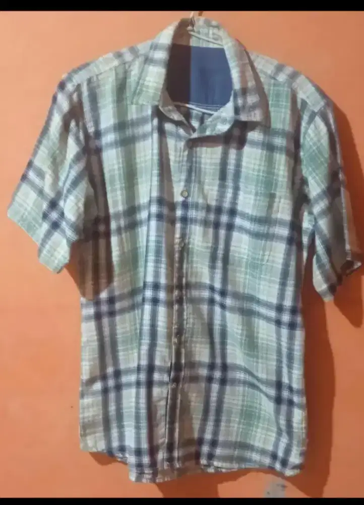 Kemeja Lengan Pendek