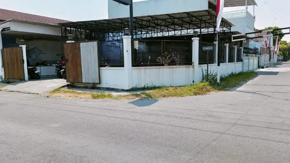 Rumah+usaha 199m Karangasem dekat UMS Solo