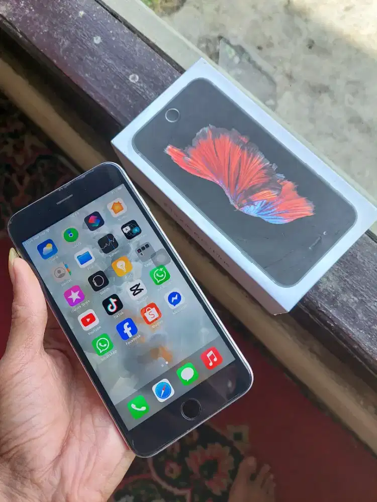 iPhone 6s plus 64gb all operator normall siap pakai masih mulusss