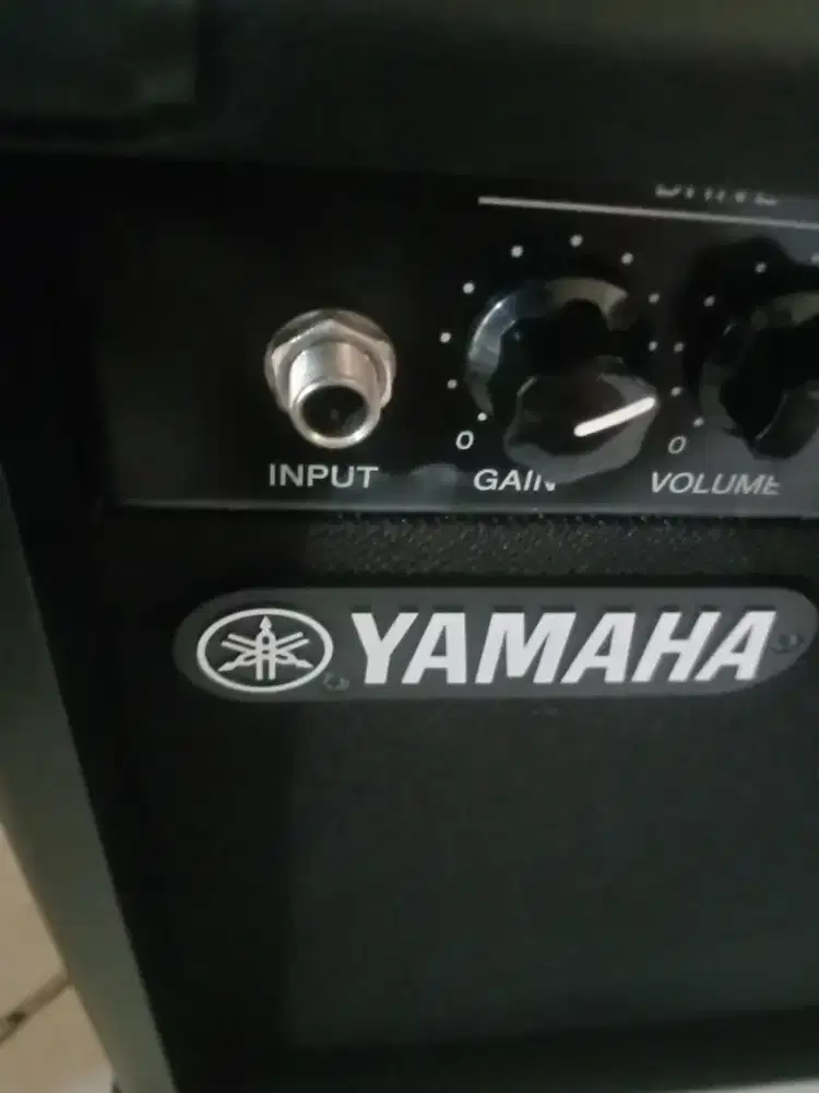 Ampli gitar Yamaha tipe GA15II